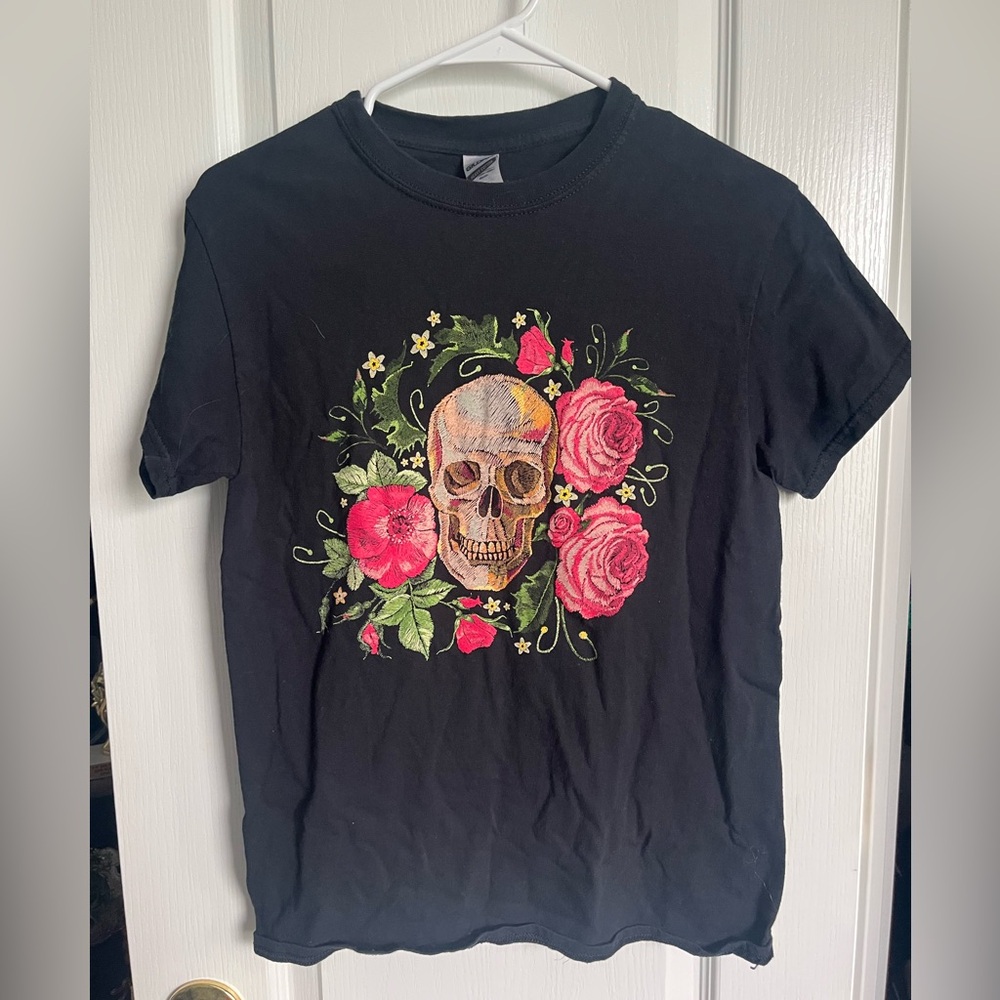 Gildan Black Tee with Skull and Floral Design